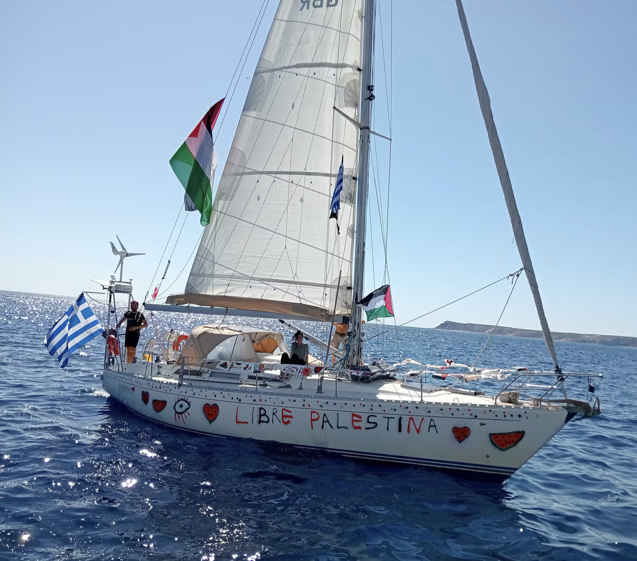 El barco 'Oxygono' en aguas de Creta, para unirse a la Global Sumud Flotilla, este jueves.