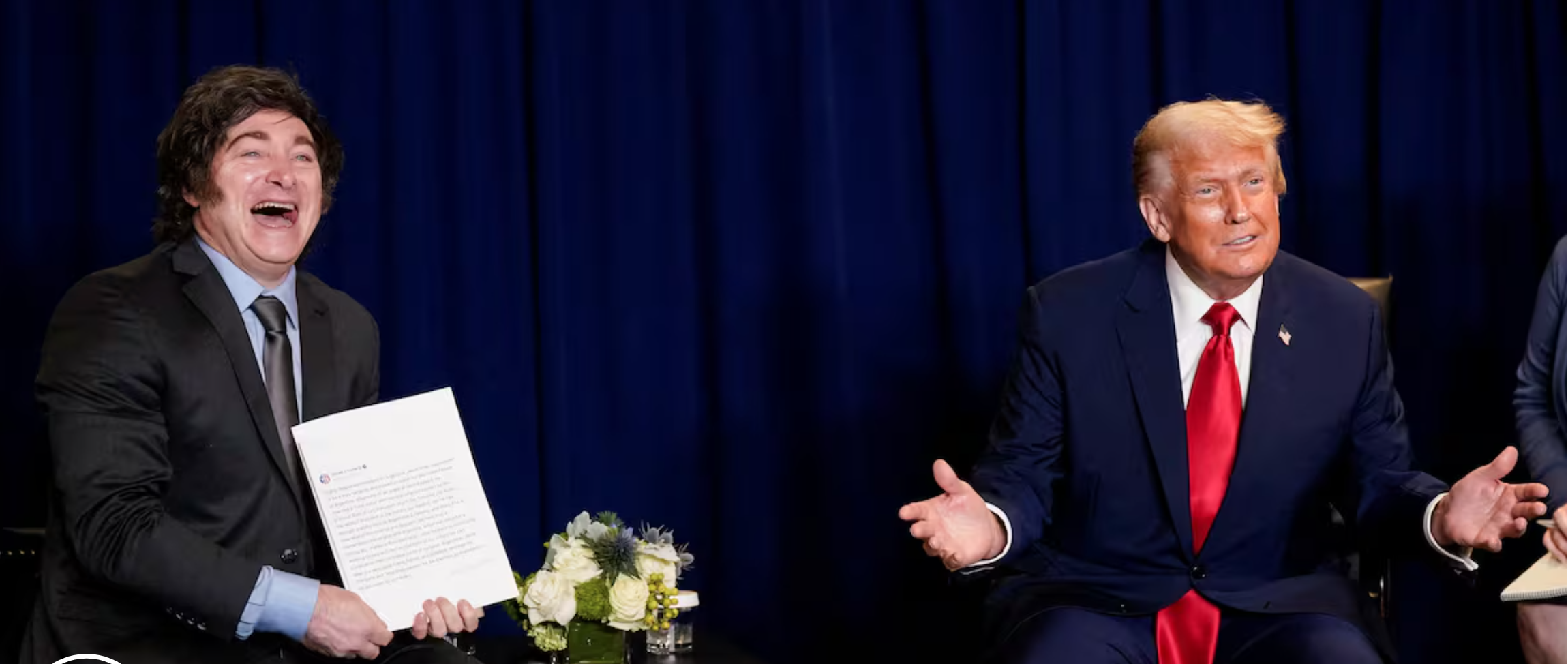 onald Trump y Javier Milei posan para las cámaras durante su encuentro de este martes, en el marco de la Asamblea General de la ONU, en Nuva York.