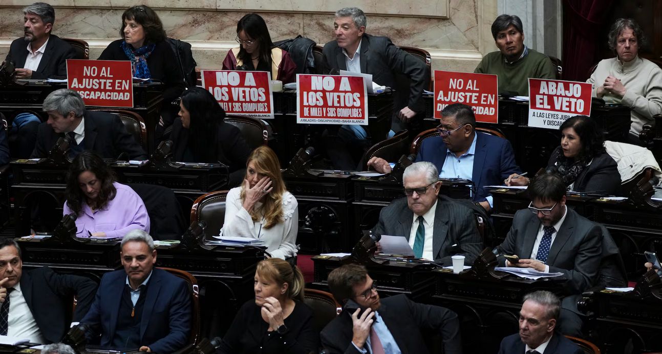 Milei veta una ley de financiamiento provincial y escala en su guerra con los gobernadores