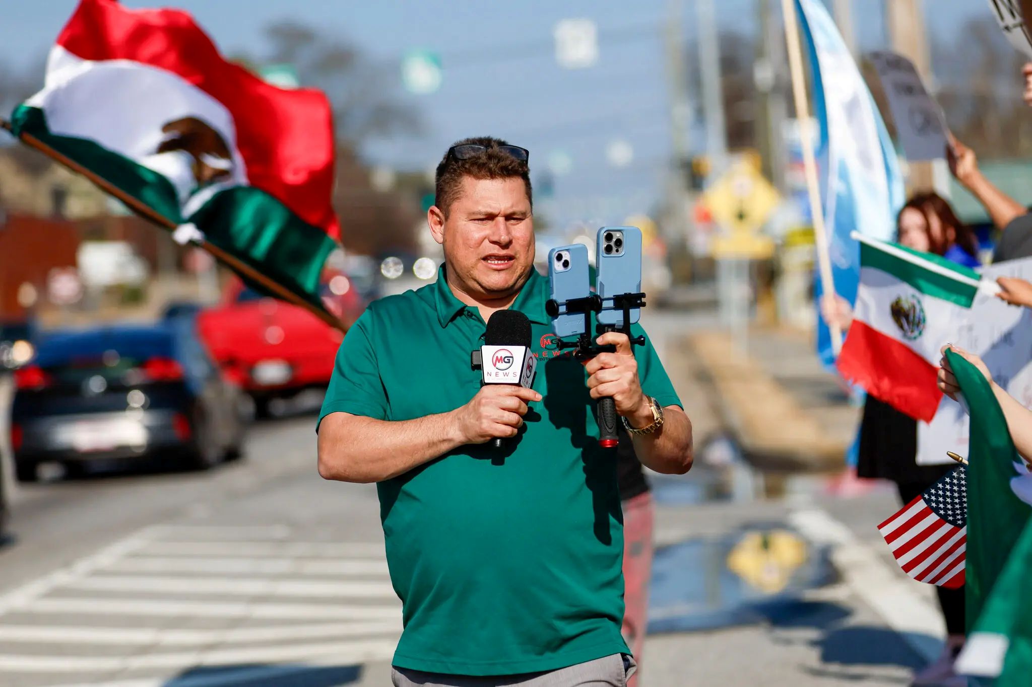 EE. UU. deporta al periodista salvadoreño Mario Guevara, detenido más de 100 días