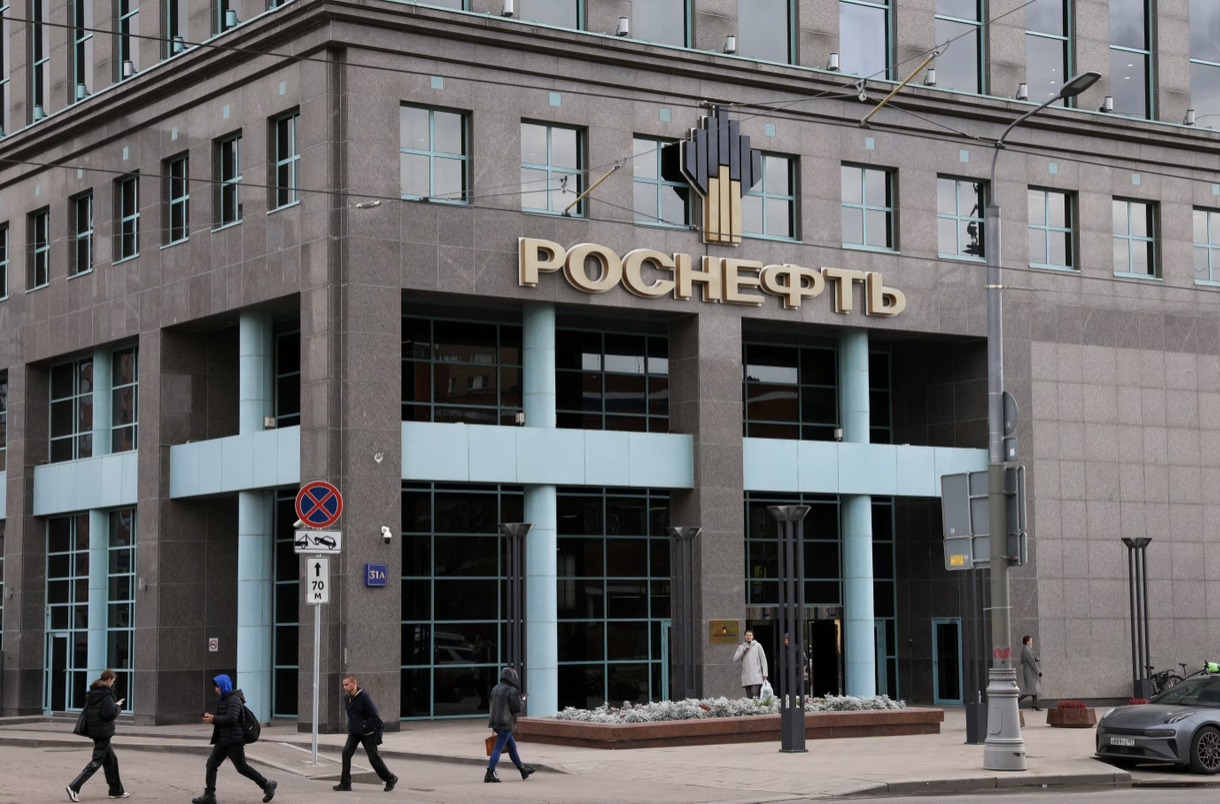 U.S. Oil Sanctions Strike at Russia’s Economic Lifeline