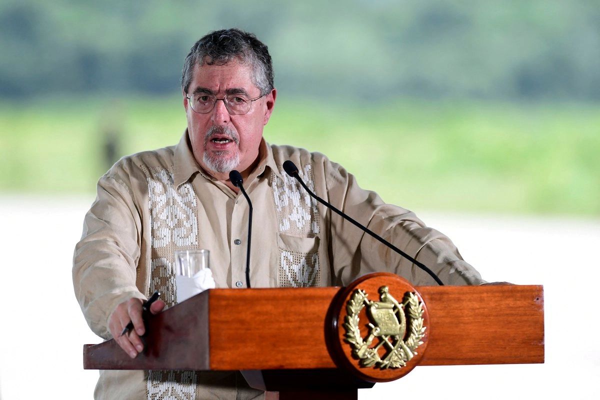 Fiscalía de Guatemala pide retirar inmunidad al presidente por fuga de pandilleros