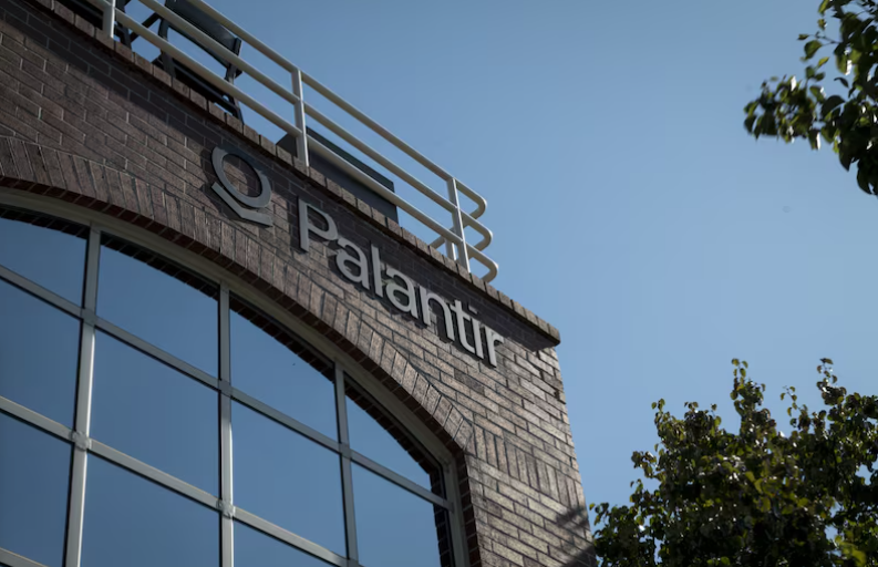 Palantir cae y arrastra a Wall Street: ¿comprar acciones sigue siendo recomendable?