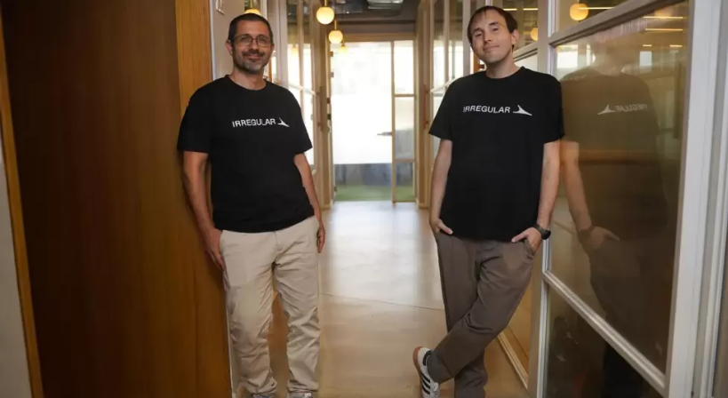 La startup a la que OpenAI y Anthropic pagan US$ 450 millones para desafiar a sus IA