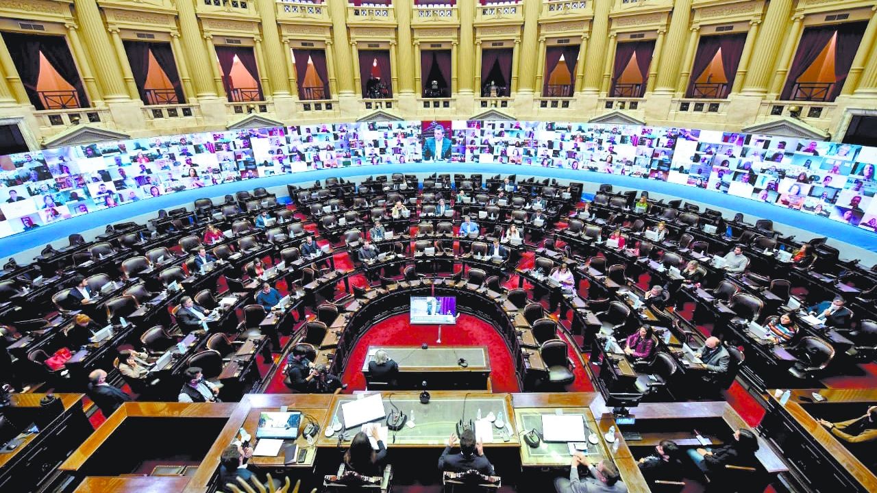 El renovado Congreso de Argentina comenzó este miércoles un período de sesiones especiales en las que el presidente, Javier Milei, pretende avanzar con reformas ultraliberales