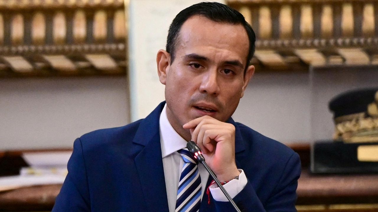 José Jerí denuncia “complot” ante Congreso de Perú y se niega a renunciar tras investigación