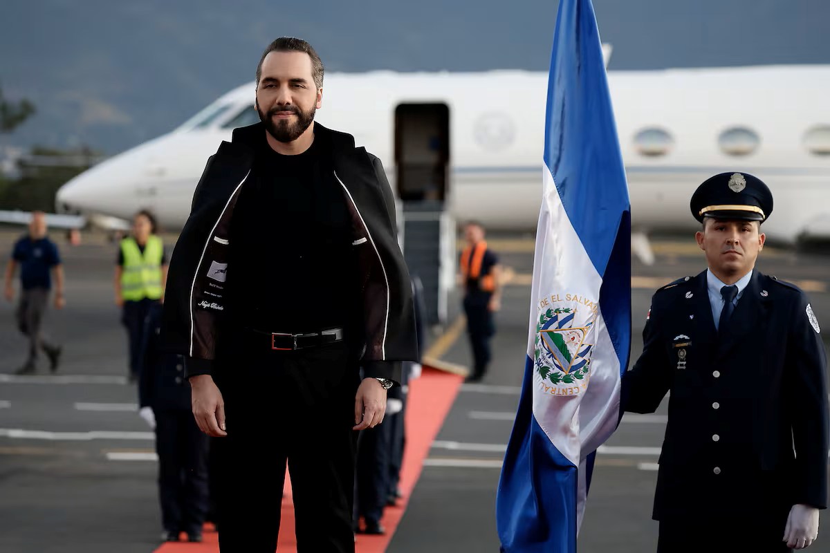 Bukele llega a Costa Rica para auspiciar una prisión de alta seguridad inspirada en su megacárcel para pandilleros