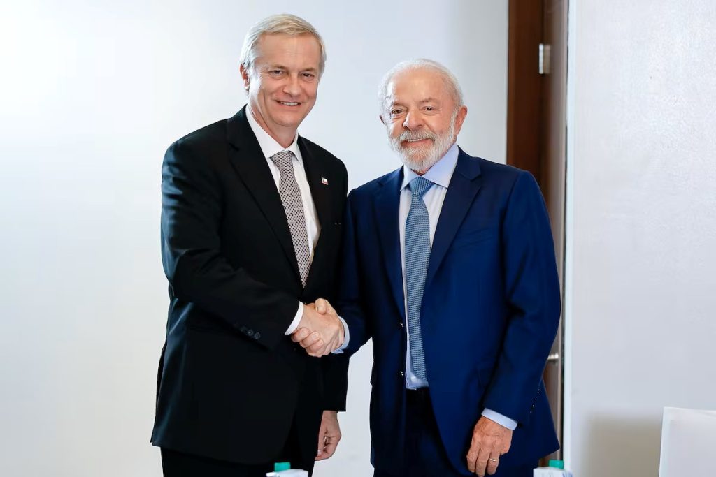 José Antonio Kast y Luiz Inácio Lula da Silva en Panamá, el 28 de enero.