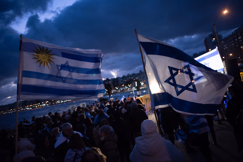 Advierten en Uruguay por aumento del antisemitismo y el neonazismo en sesión en memoria de víctimas del holocausto