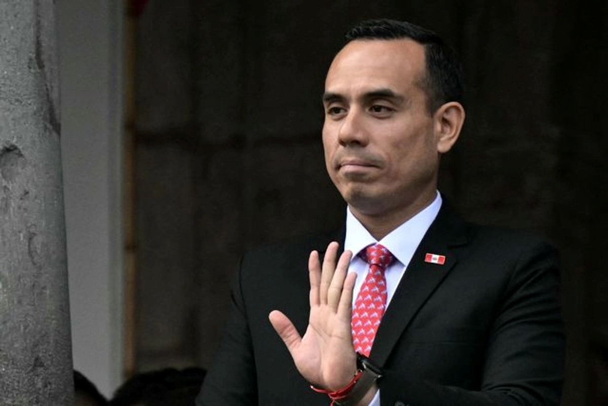 Fiscalía de Perú investiga a presidente de facto José Jerí por reunión con empresario chino