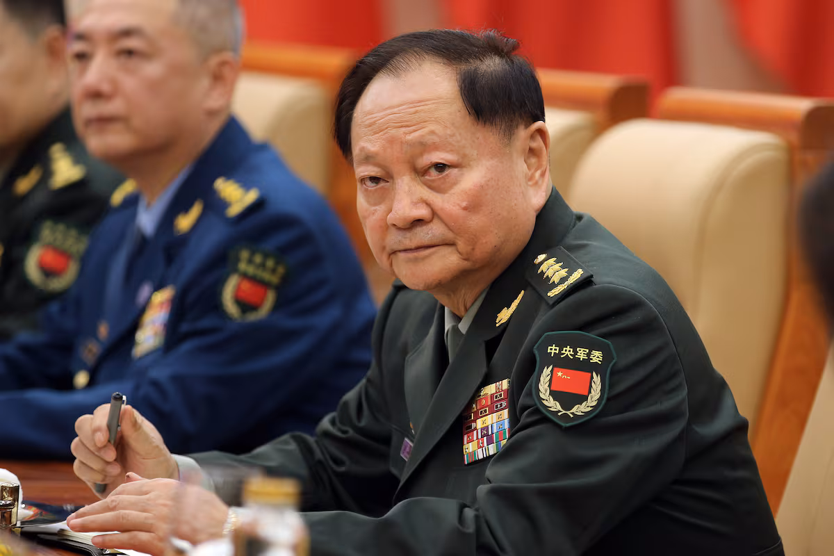 China purga a su cúpula militar y acusa al máximo general de “pisotear” la autoridad de Xi Jinping