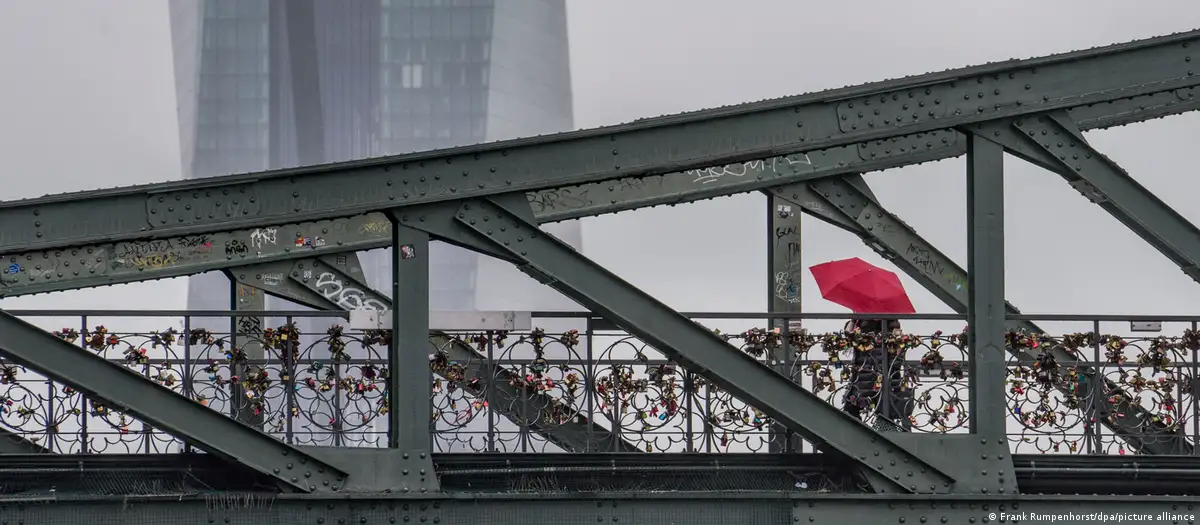 El BCE mantiene los tipos de interés en el 2 por ciento