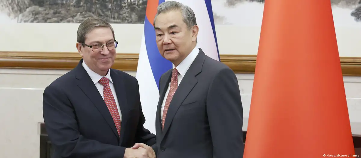 China recibe a Bruno Rodríguez y reitera su apoyo a Cuba