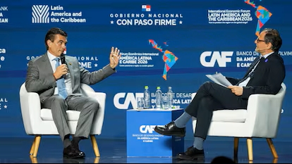 Rodrigo Paz con Jan Martínez Ahrens en el Foro Económico Internacional América Latina y el Caribe