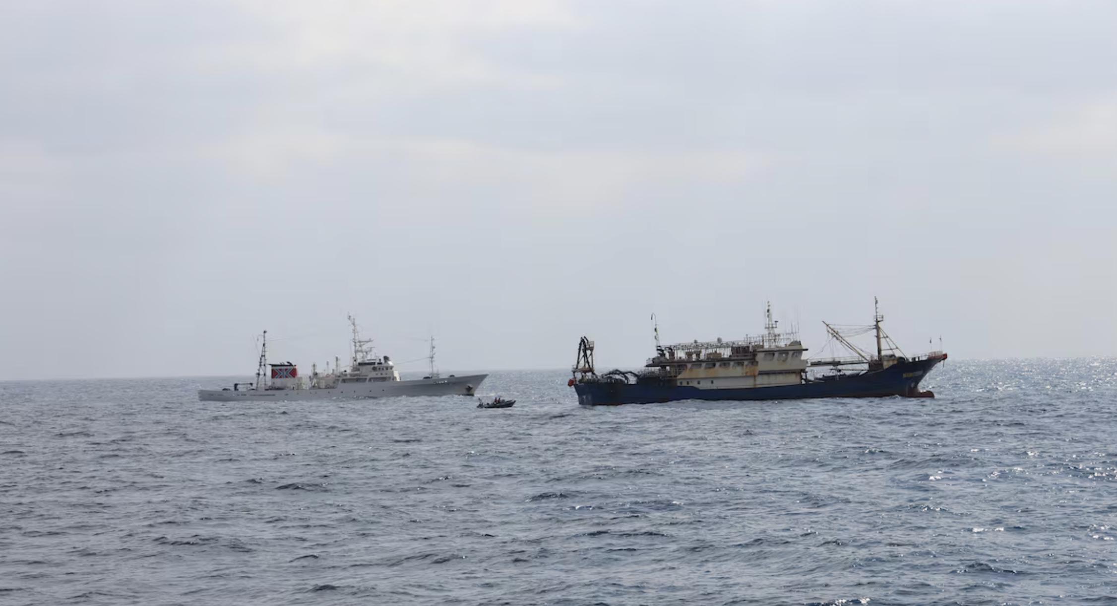 Japón detiene a un pesquero chino y arresta a su capitán, en medio de tensiones diplomáticas con Pekín