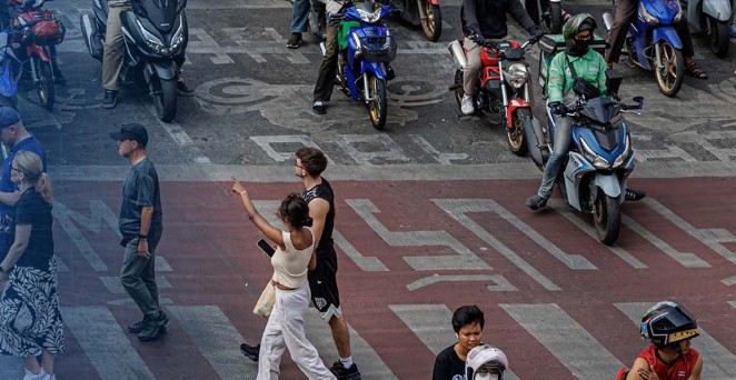 Global Economy: Steady amid Divergent Forces