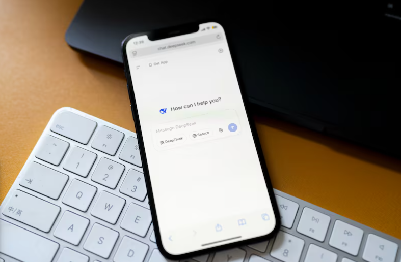 OpenAI, Google y Anthropic se unen para frenar la copia de sus modelos de IA en China