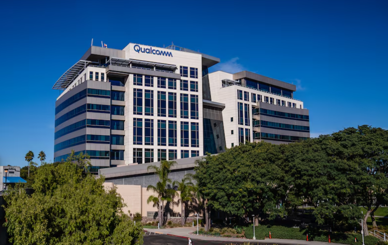 Qualcomm se dispara tras informe que apunta a alianza con OpenAI para chips de smartphone