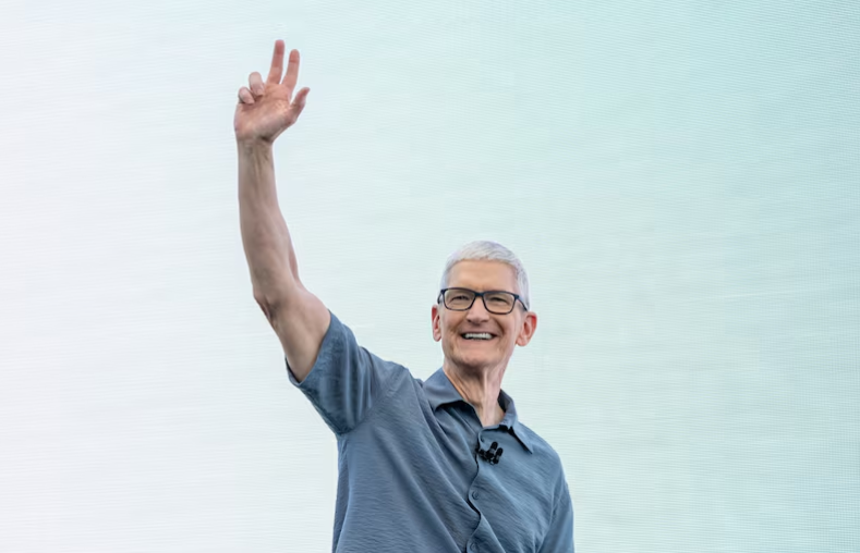 En cifras: el legado de Tim Cook al frente de Apple durante 15 años
