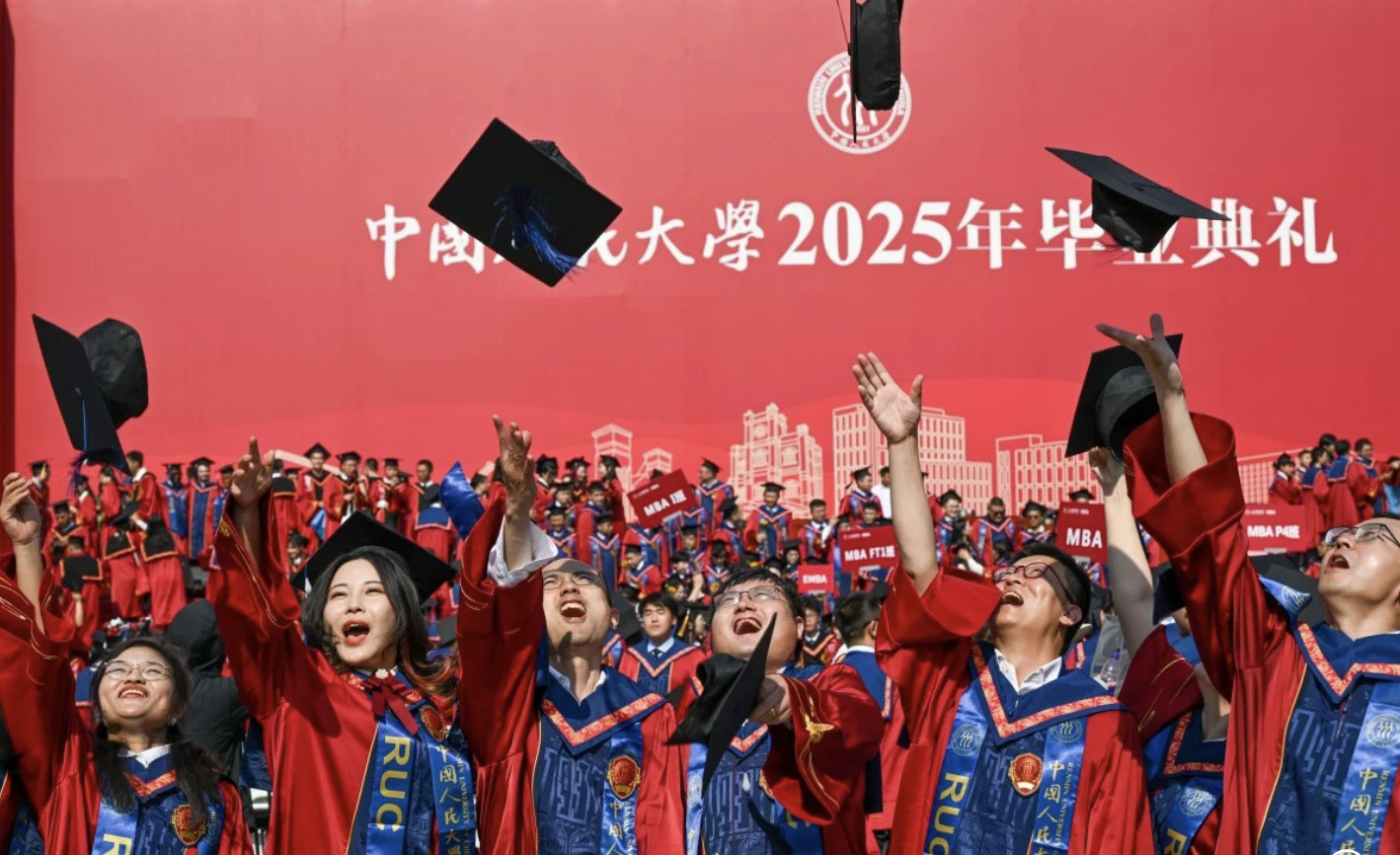 China’s Universities Cut 12,000 ‘Obsolete’ Degrees Amid Race to Embrace AI Era