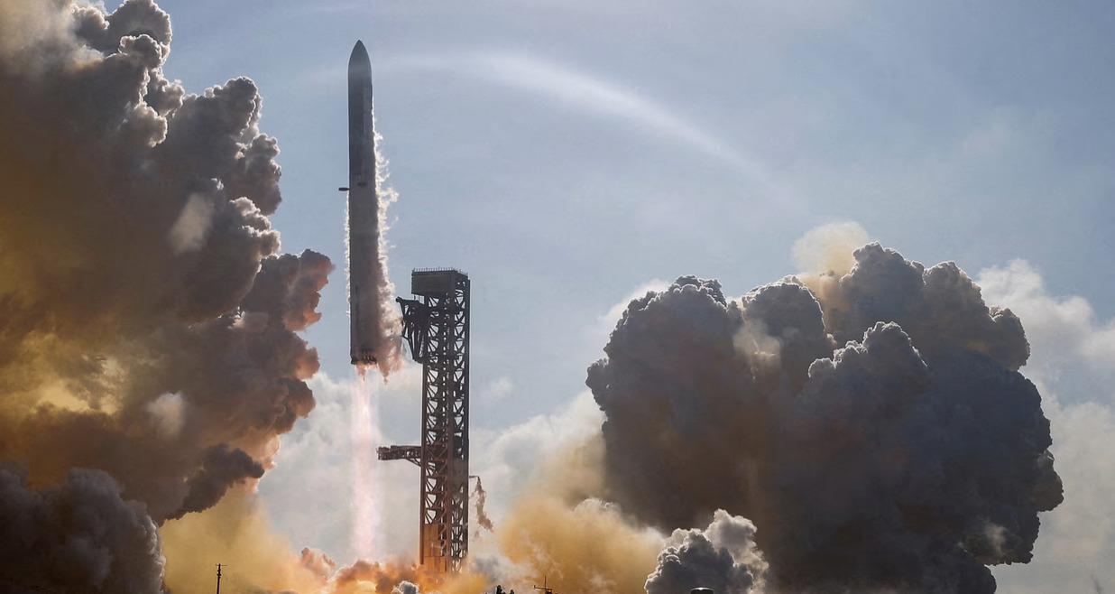 SpaceX IPO Draws at Least $5 Billion Order From BlackRock