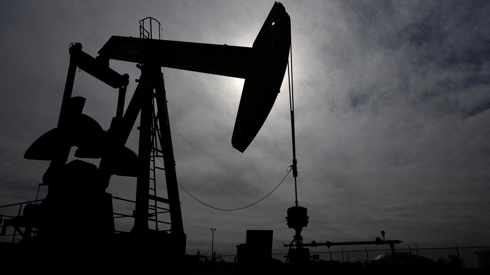 Global Oil Stockpiles Alarm: Executives Warn of Dangerously Low Inventories