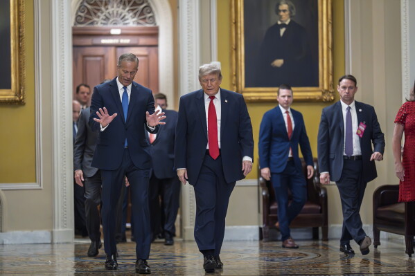 Senate republican hold new vote on war powers after Trump berated them at Capitol meeting 