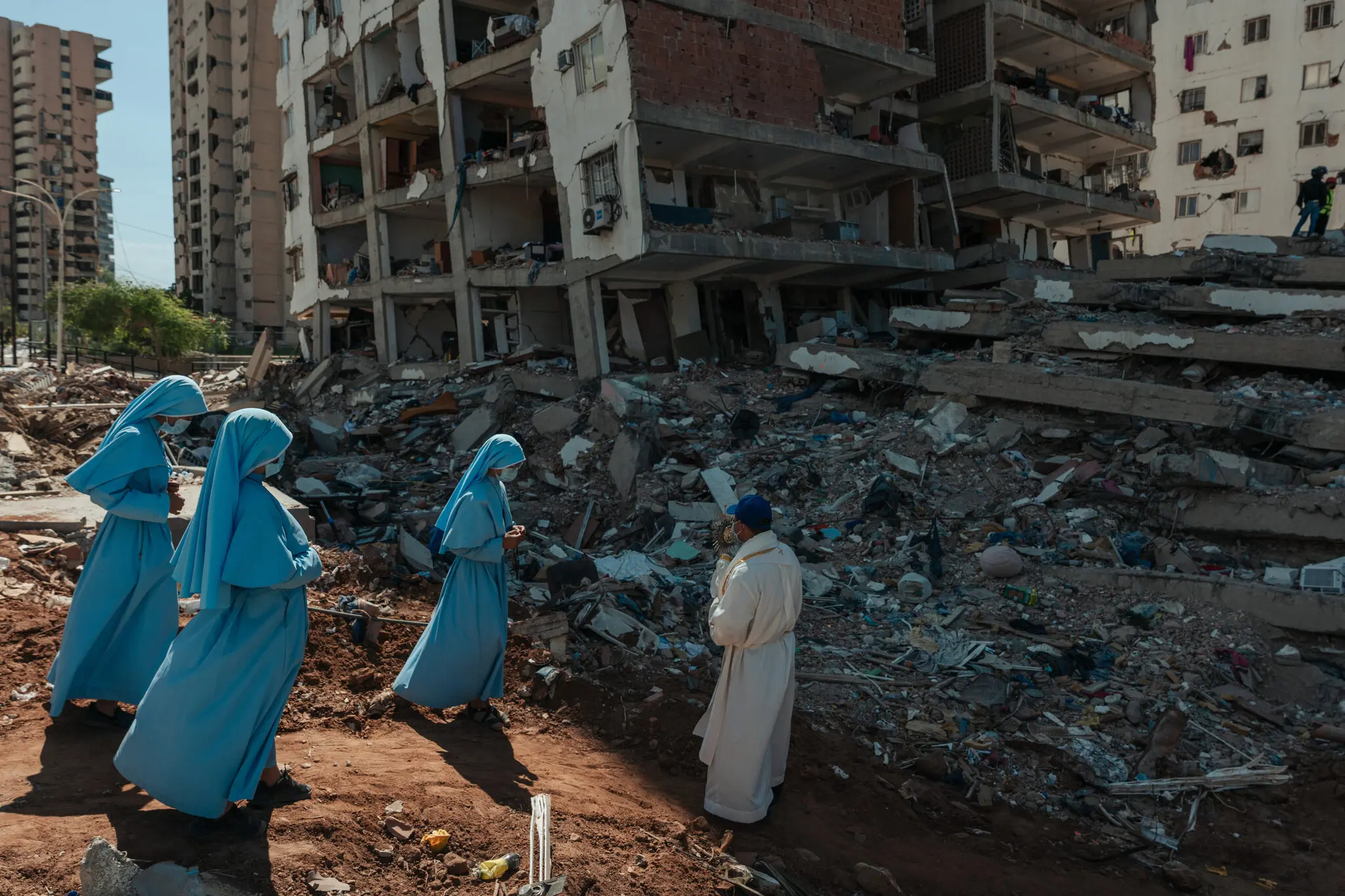 The Human Toll Rises as Venezuela Recovers Remains from Devastating Twin Earthquakes