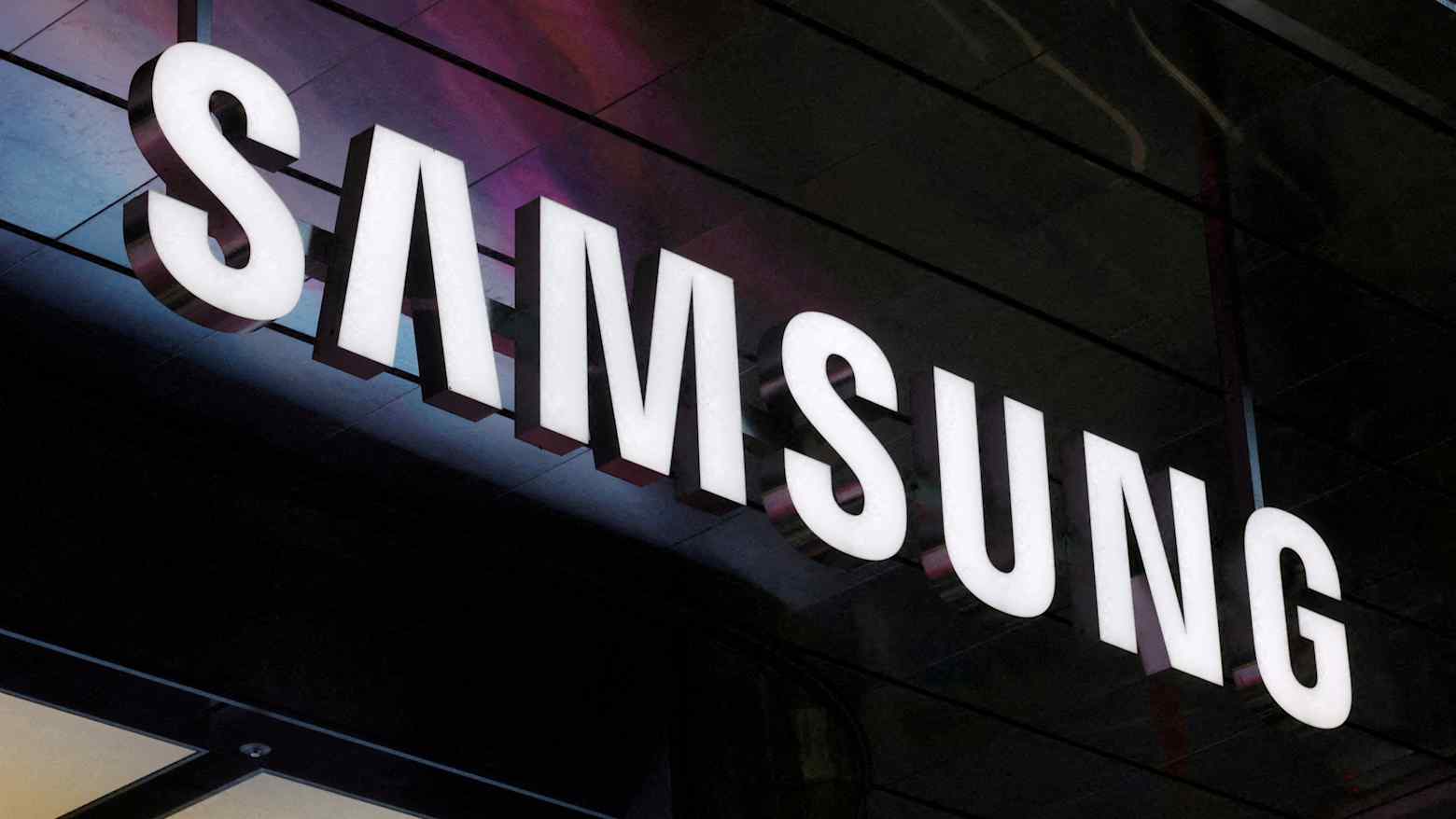 Samsung Operating Profit Surges 19-Fold but Shares Plunge on AI Durability Jitters