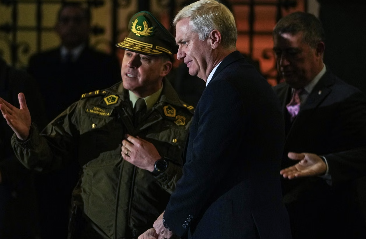 Chile President's Constitutional Reform Project Criticized as Illiberal by Entire Political Spectrum