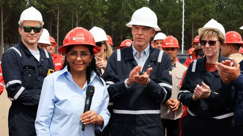 En qué consiste el “mayor acuerdo petrolero de la historia” anunciado por EE.UU. y Venezuela, y por qué es tan polémico