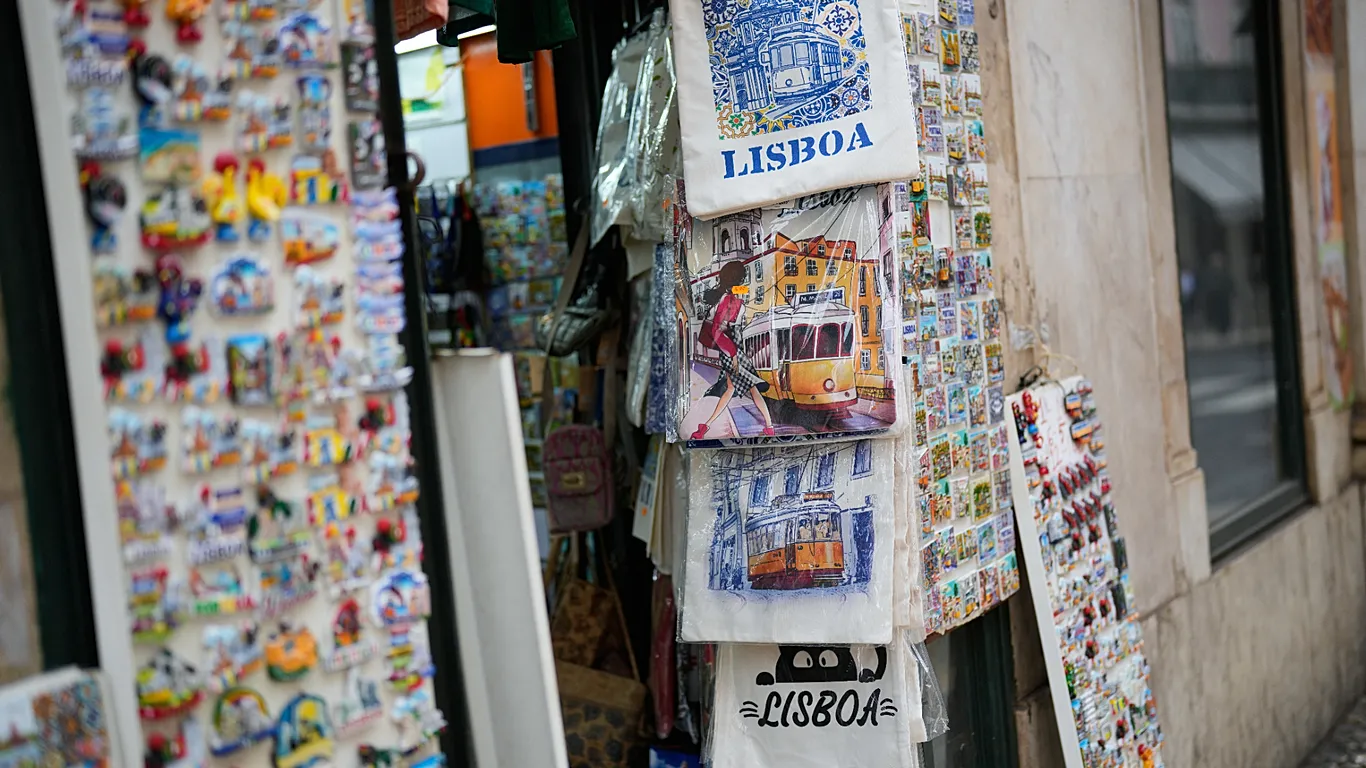 Los turistas extranjeros gastan menos dinero por compra en Portugal