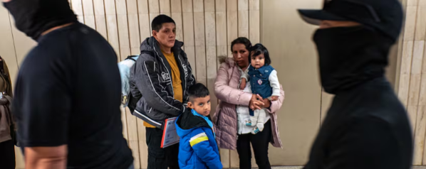Miles de niños migrantes están en riesgo de quedarse sin abogados.