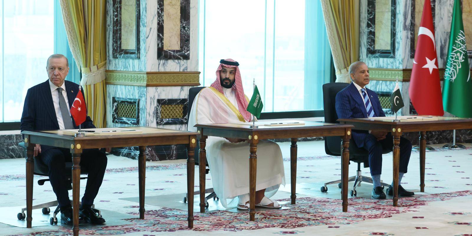 Should Egypt join the Mecca Pact?