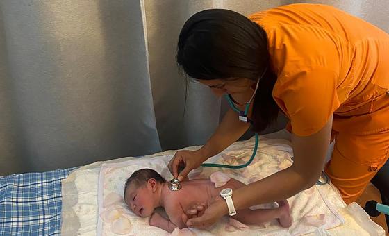 Dar a luz en medio de la guerra: las parteras que protegen a las mujeres en Sudán.