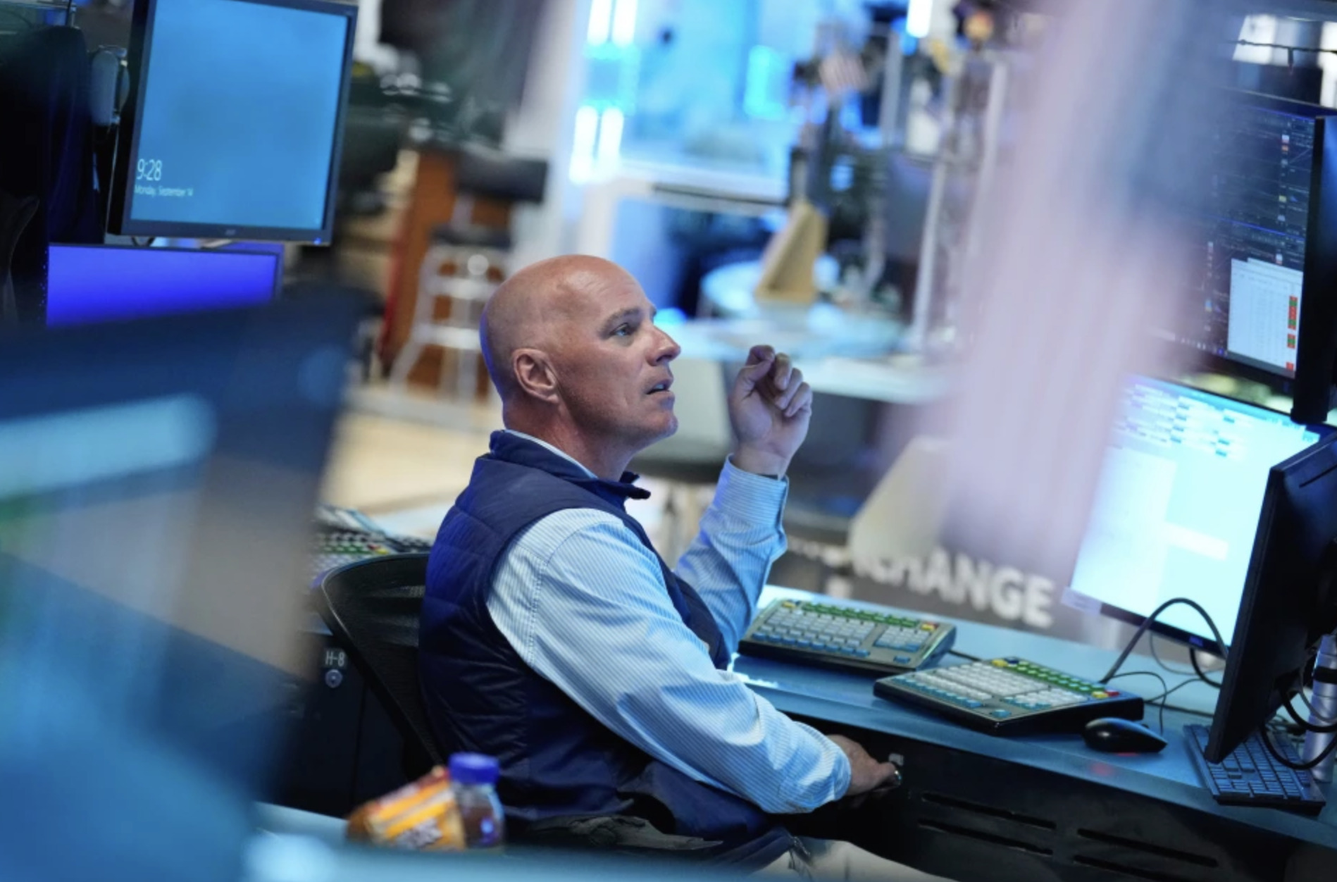 A shaky day for oil prices and the bond market leaves US stocks not far from where they started