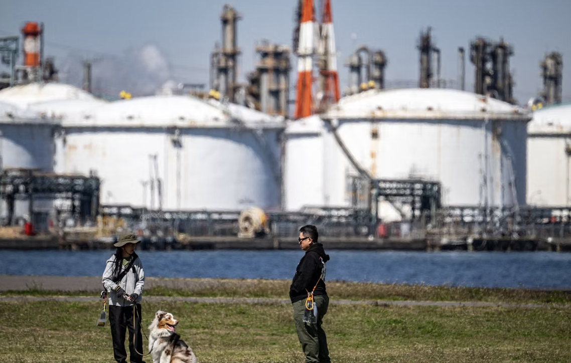 In Japan, the Government Multiplies Measures to Control Gasoline Prices