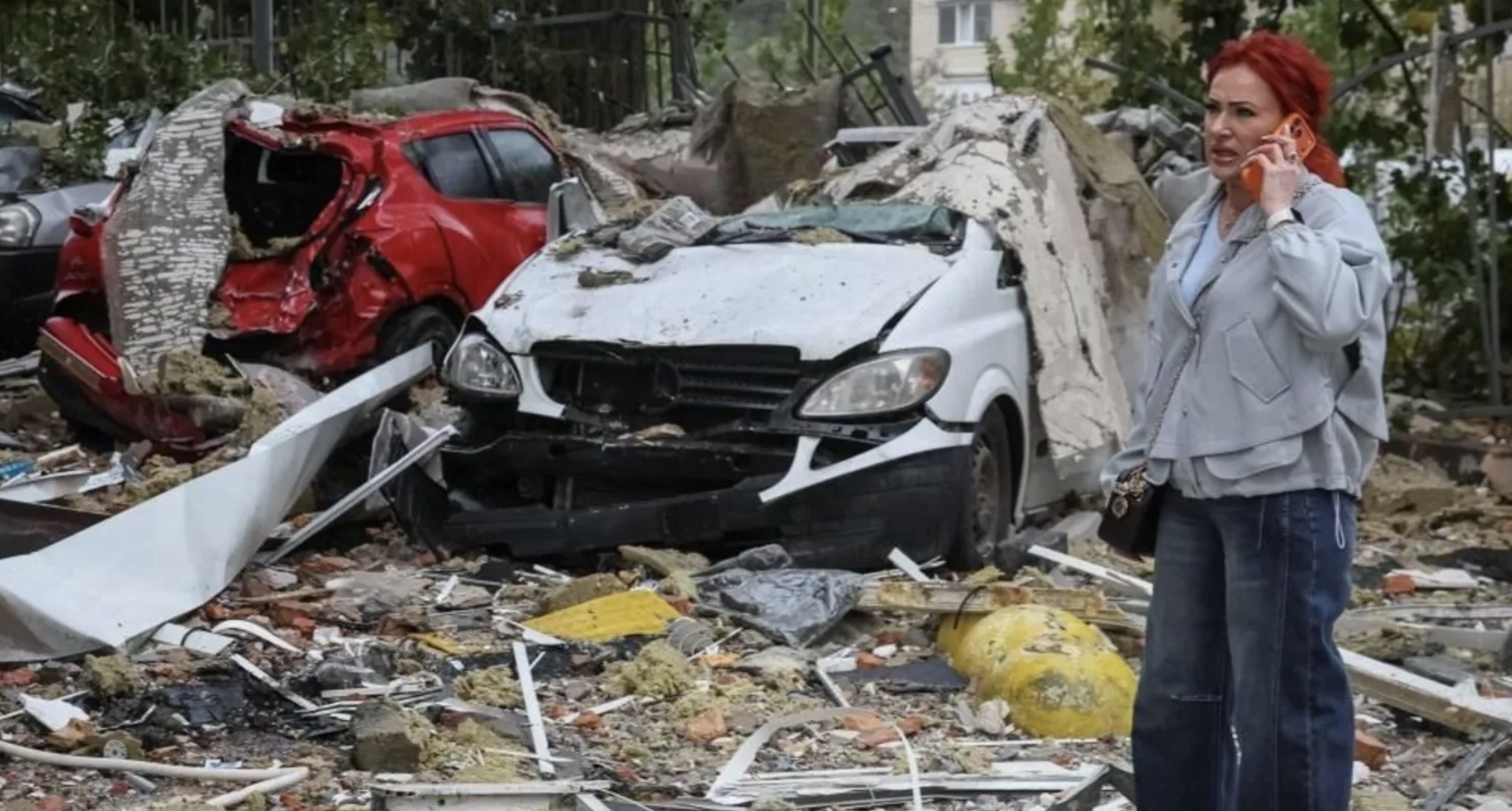 Kyiv missile strikes Russia peace talks Witkoff Putin meeting highlights fragile diplomatic negotiations