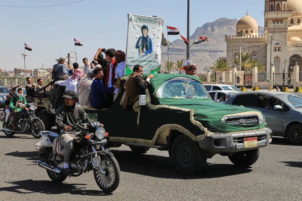 Houthi rebels strike Yemen’s government forces with ballistic missiles, killing at least 53